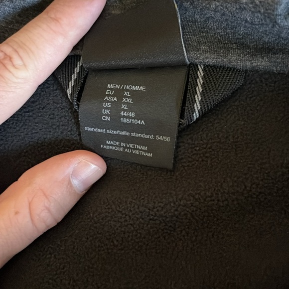 Jack Wolfskin Full Zip Hoodie (XL) - Picture 3 of 4